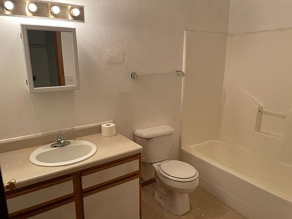 5th image of 1301 N Oak Ave #310