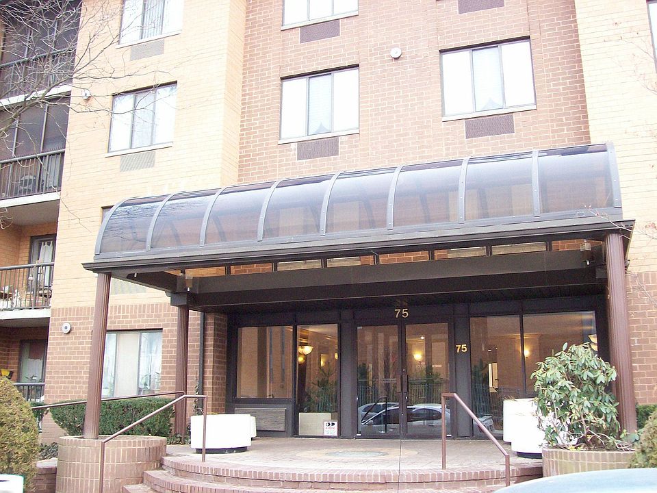 1st image of 75 Essex Dr APT 2B