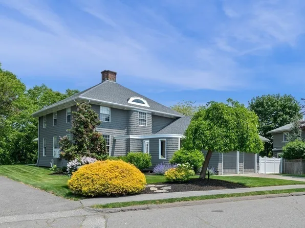 3 Fox Run Ln, Marblehead, MA 01945