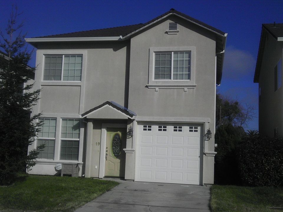 1st image of 19 Ashley Oaks Ct
