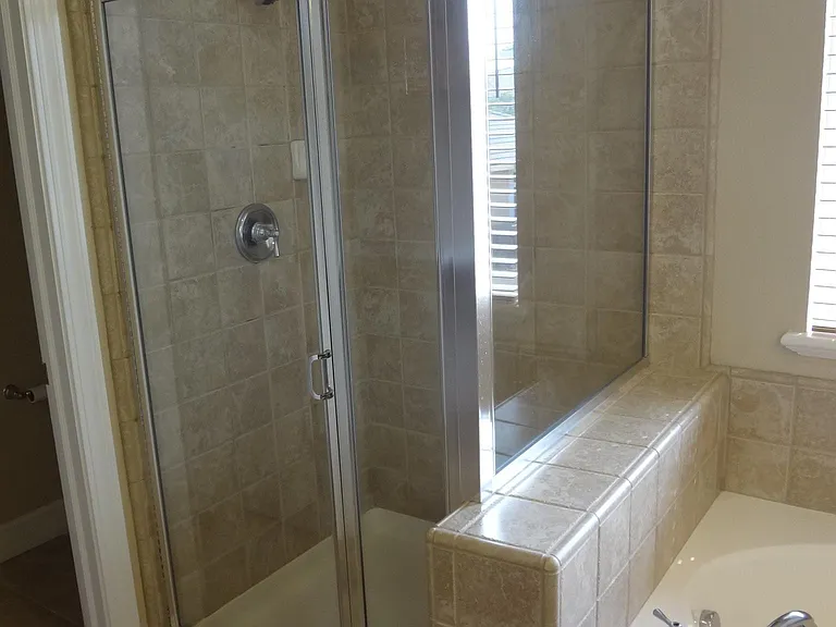 1123 Montague Ln — Photo 40