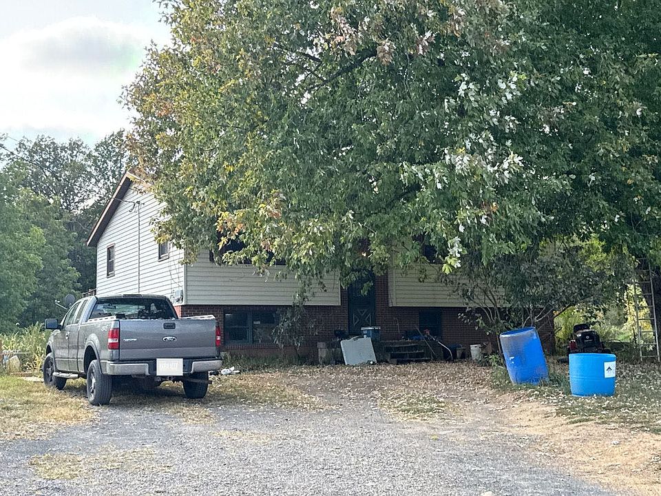 2nd image of 137 Valley Rd