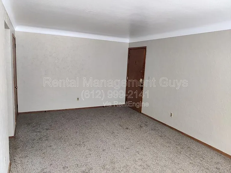 435 Front Ave #7 — Photo 5