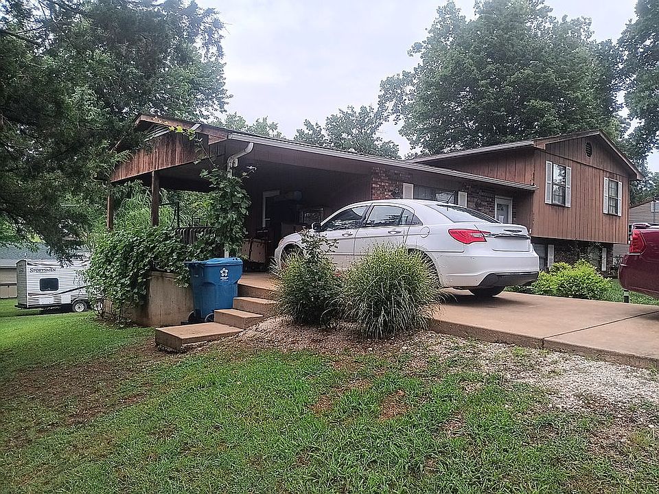 1st image of 904 Dotson St