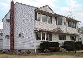 1st image of 605 Hewlett St