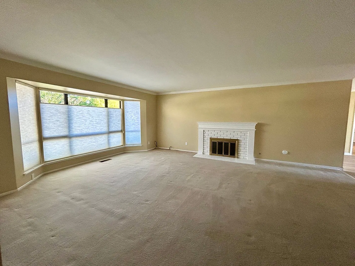 Beautiful Golf Course Views -- Spacious 2 Bedroom Home! — Photo 3