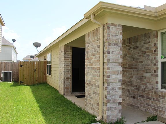5th image of 7210 Foxwood Fair Ln