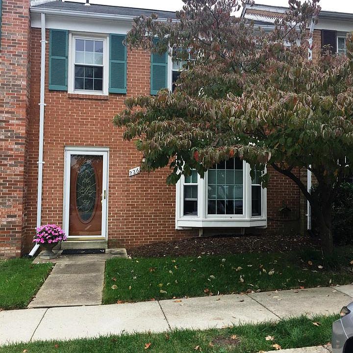 1st image of 226 Pender Pl