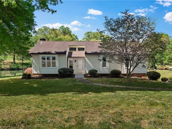 4062 Yarbrough Ave, Winston Salem, NC 27106