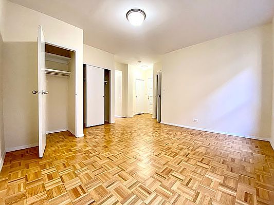 3rd image of 527 E 78th St #5AV