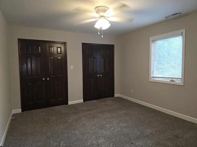 201 Thomas Dr — Photo 12