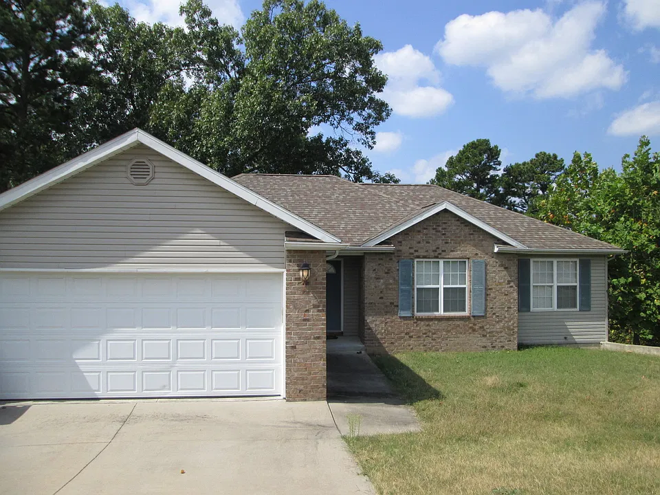 145 Lillian Ln