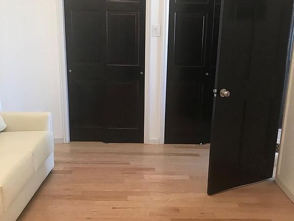 Walk-in closet storage