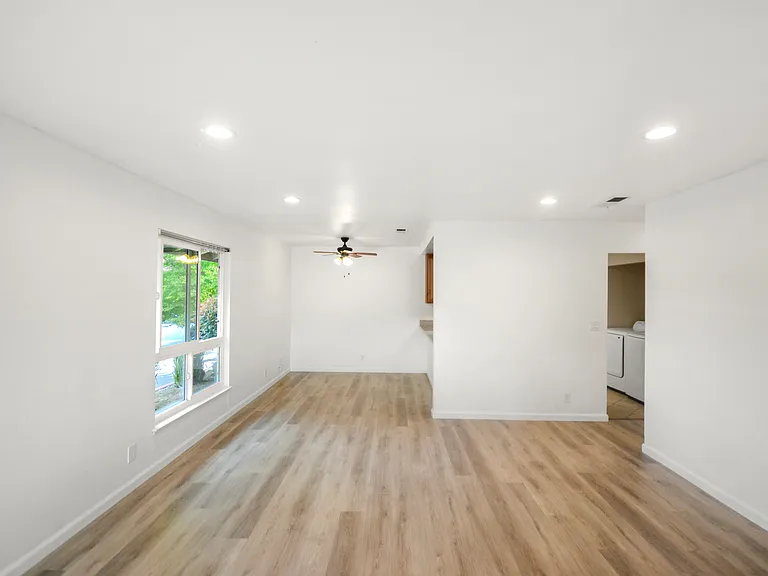 5013 Pine Tree Ter — Photo 4