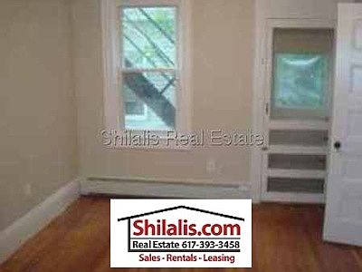 2nd image of 28 E 63rd St