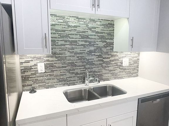 3rd image of 3558-35725 5th Ave Unit 3572
