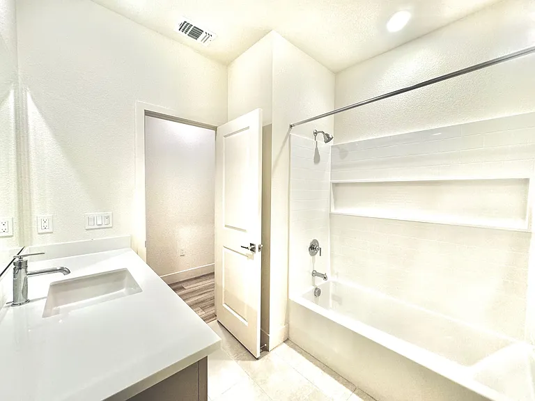 7253 Vinny Pl — Photo 11