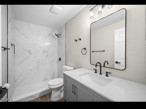 3rd image of 4541 27th St SW