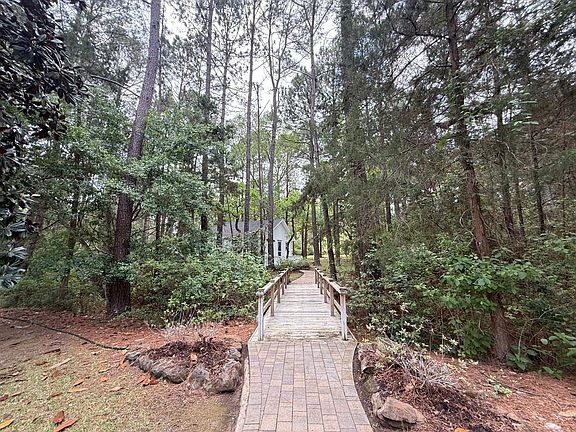 4th image of 1539 Weishuhn Rd