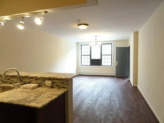 Rented by Elite NY Holdings | media 5