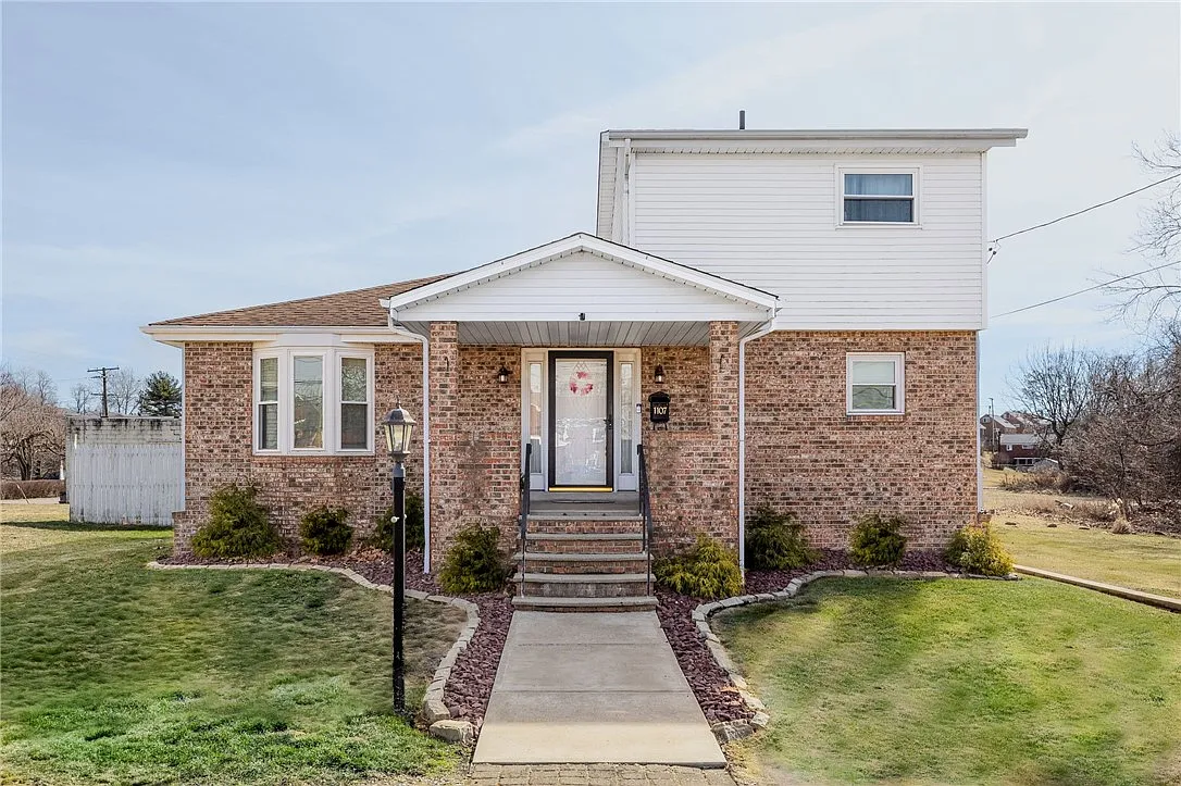 1107 Norwood Ave photo 1