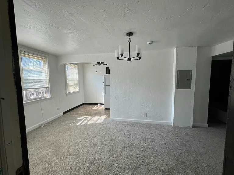 399 E Cliveden St #B — Photo 4
