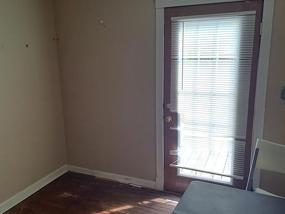 4th image of 819 NW 35th St