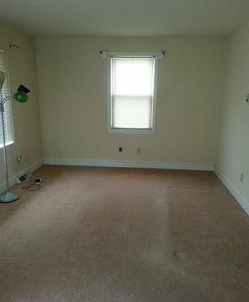 3rd image of 21013 Orange Hill Ave