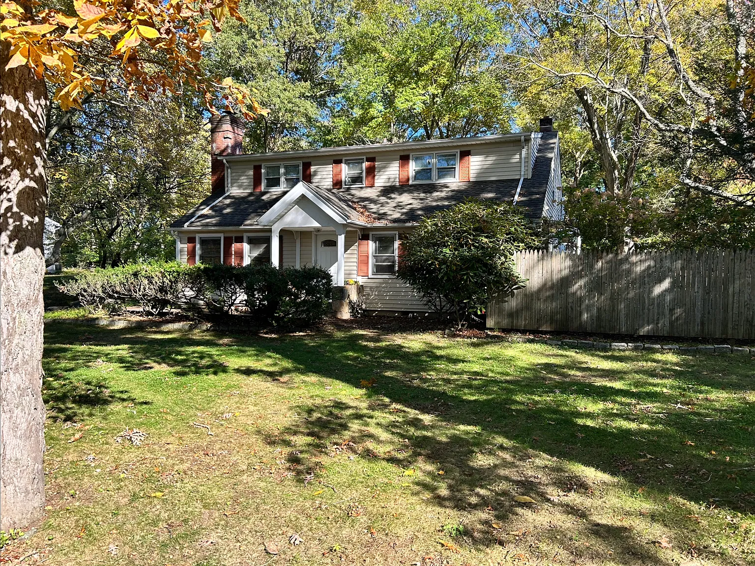 5 bed, 2500 sqft, $6,700 — Photo 2