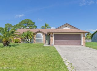 978 Locust Ave NW, Palm Bay, FL 32907