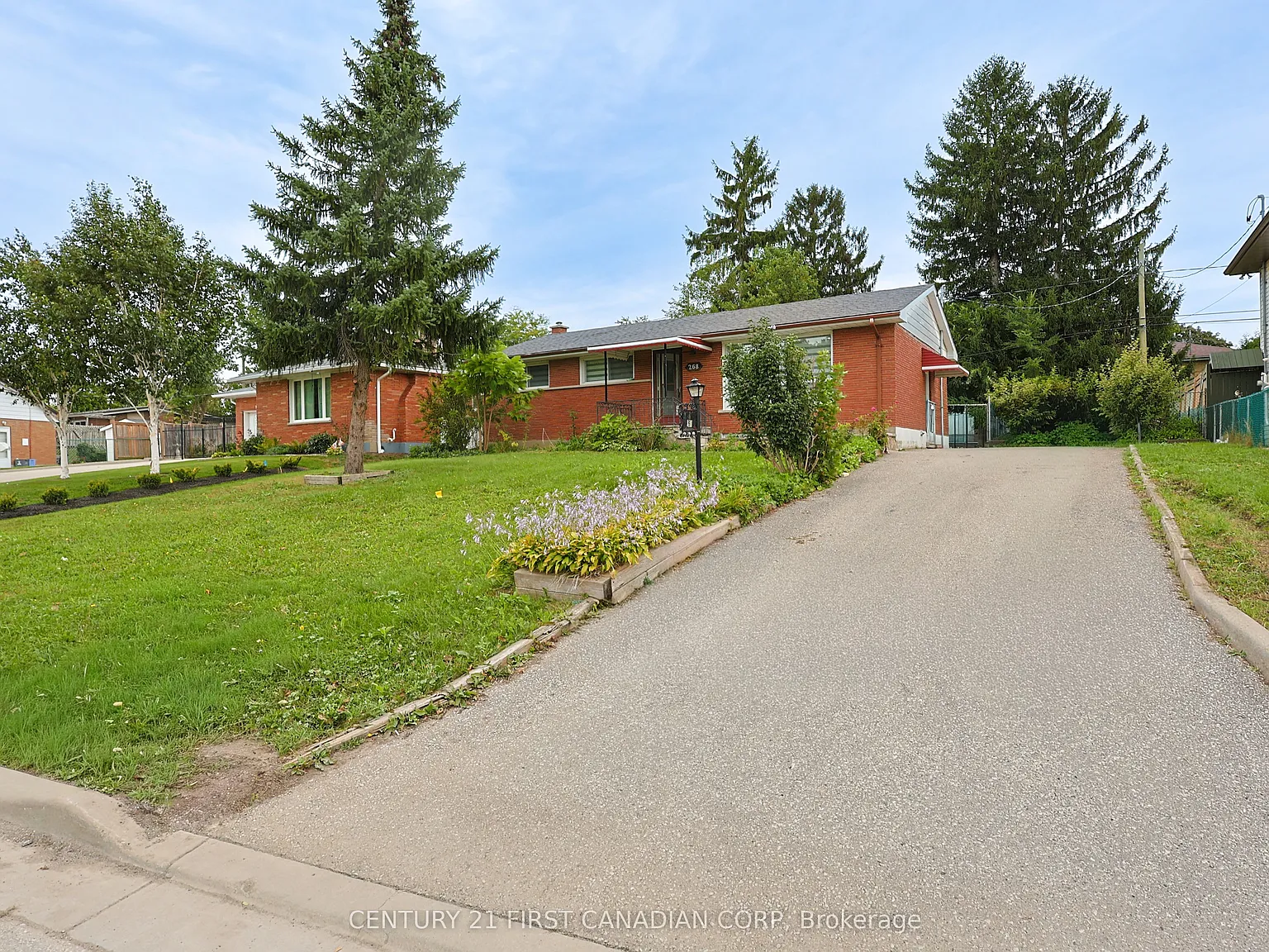 3 bed, $2,090 — Photo 2