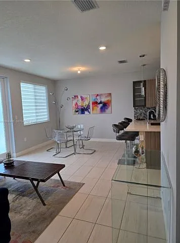 3 bed, 2.0 bath, $3,000 — Photo 2