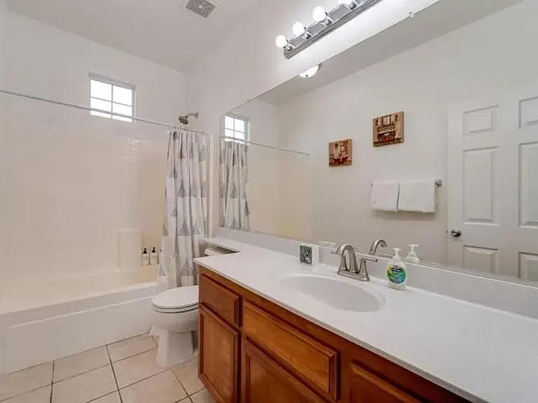 821 Bussing Ct — Photo 23