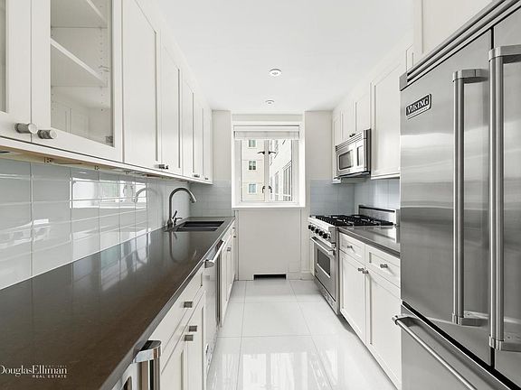 4th image of 200 E 66th St APT D406