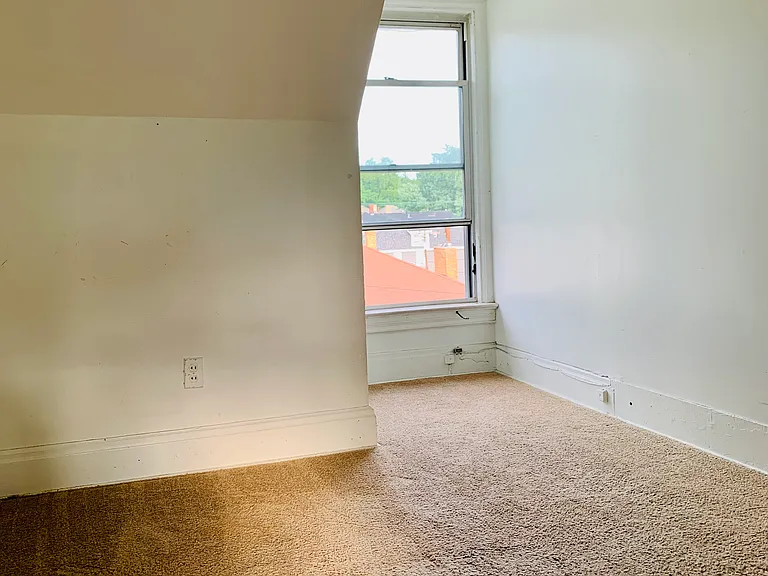200 Princeton Ave #2 — Photo 14