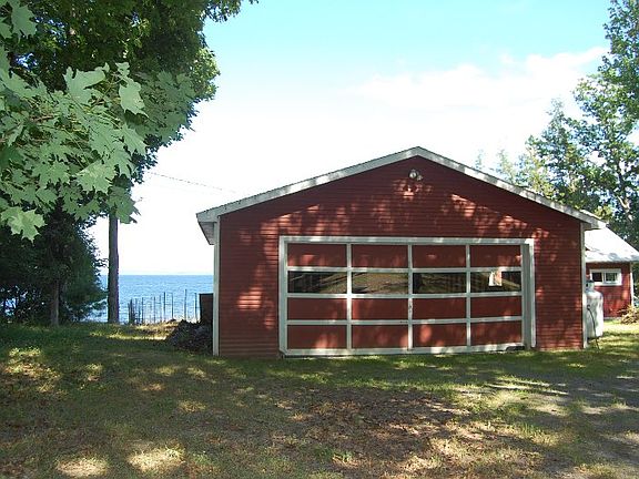 3rd image of 629 Corlear Dr