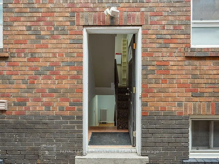 12 Castle View Ave #LOWER — Photo 17