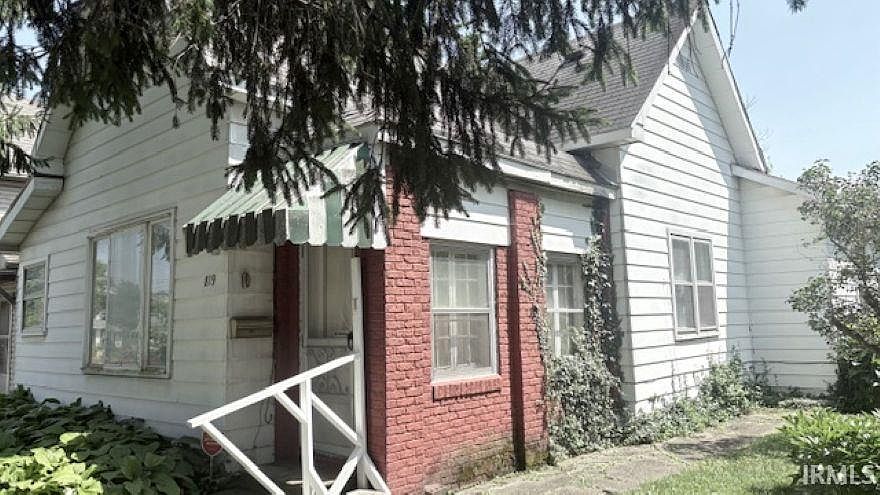 1st image of 819 E Harrison St