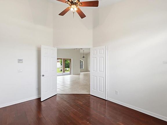 3rd image of 4303 Shoshone Ct