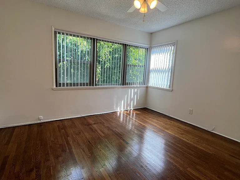 722 E Carson St #4 — Photo 11