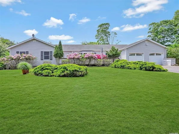 126 Union Avenue, Center Moriches, NY 11934