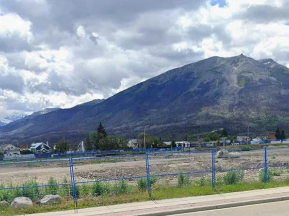 801 Turret St #803, Jasper, AB T0E 1E0