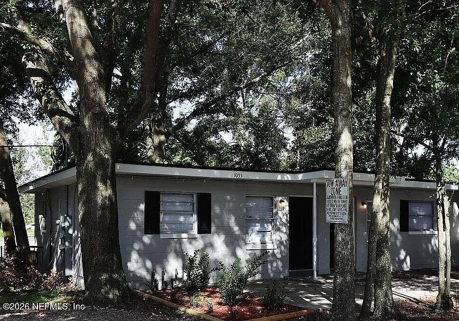 1st image of 1055 GLENCARIN Street