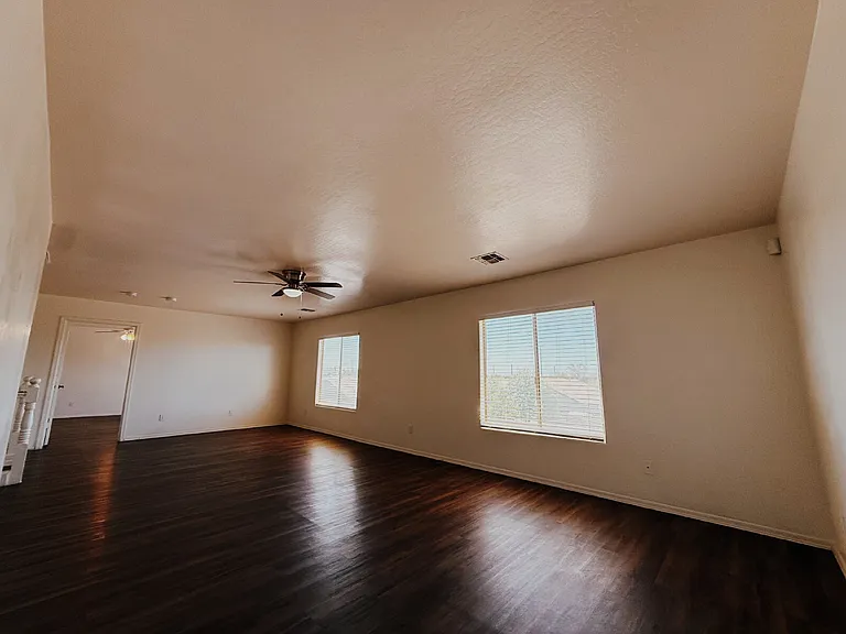 906 S 118th Ln — Photo 14