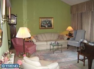 4514 Barry Rd, Philadelphia, PA 19114