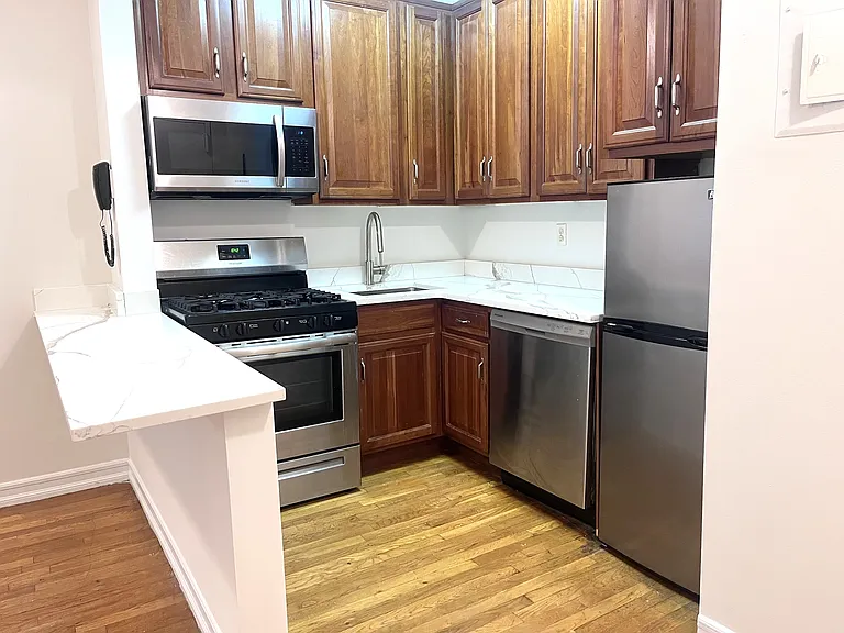 210 W 104th St #6W — Photo 3