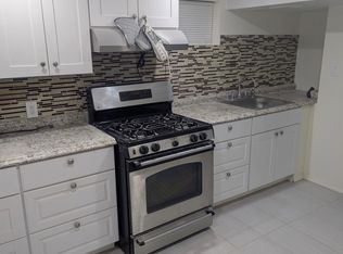 17 Garland Ln #1, Valley Stream, NY 11581