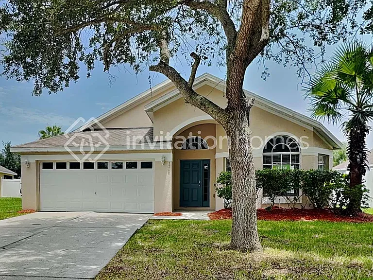 1260 Creekview Ct — Photo 1