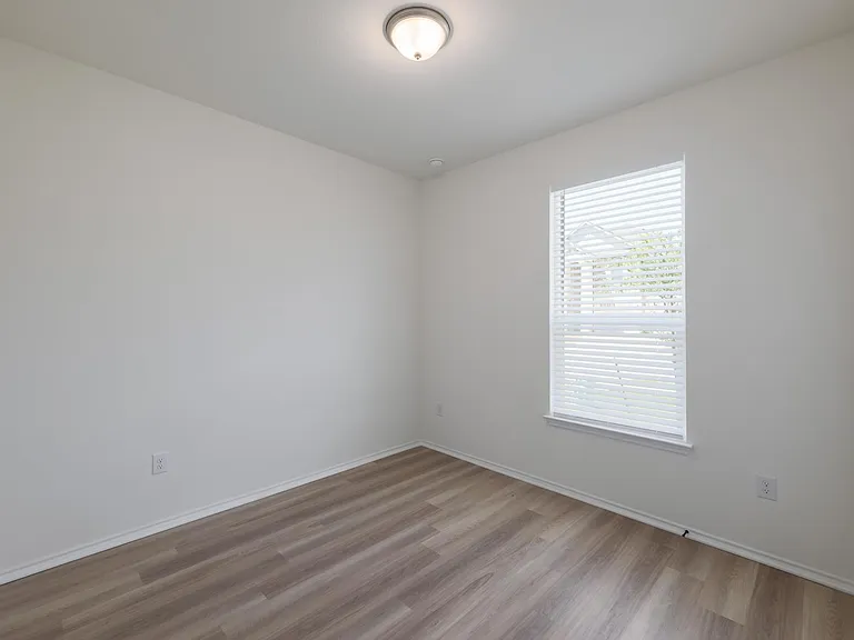7807 Lawford Ct — Photo 16