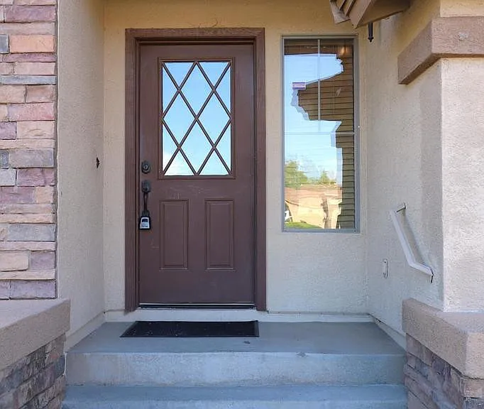 2840 S Miller Dr — Photo 2